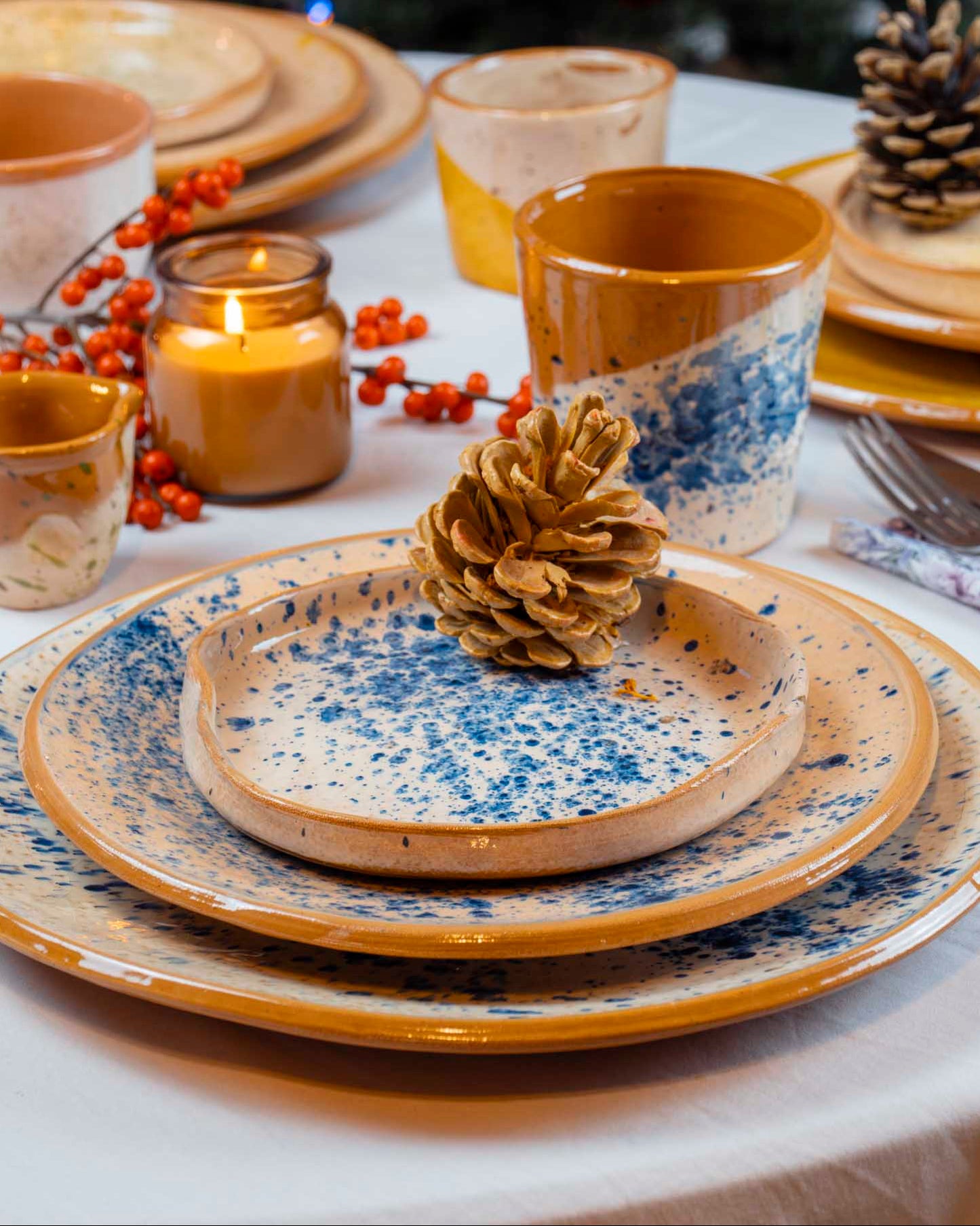 Ana - appetizer plate - off white & ocean blue