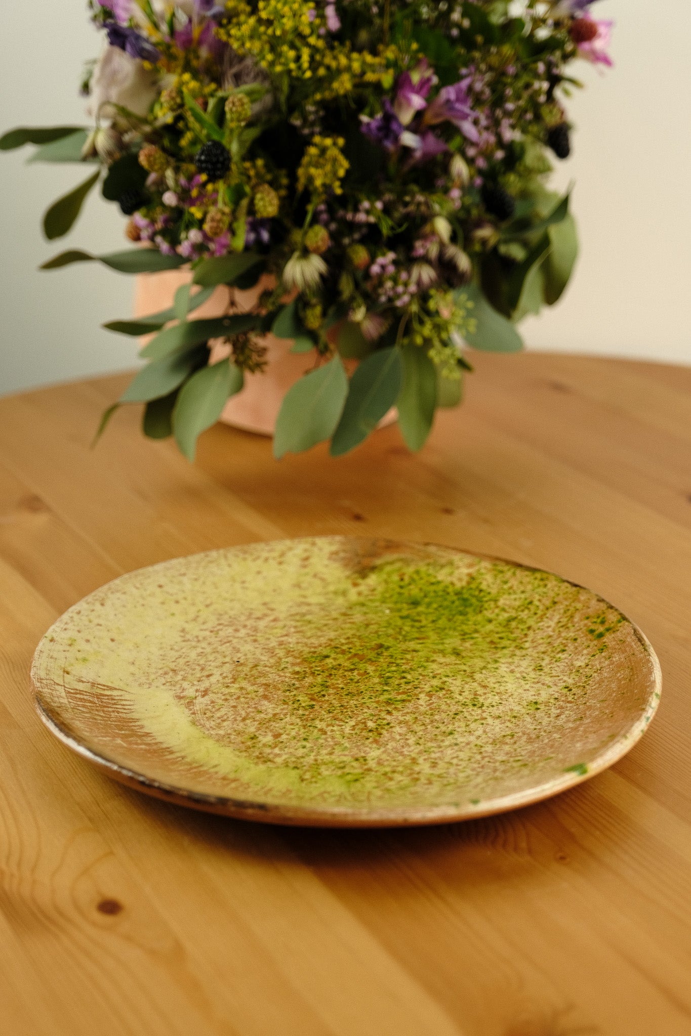 Main plate - handmade ceramic - beige/green/yellow